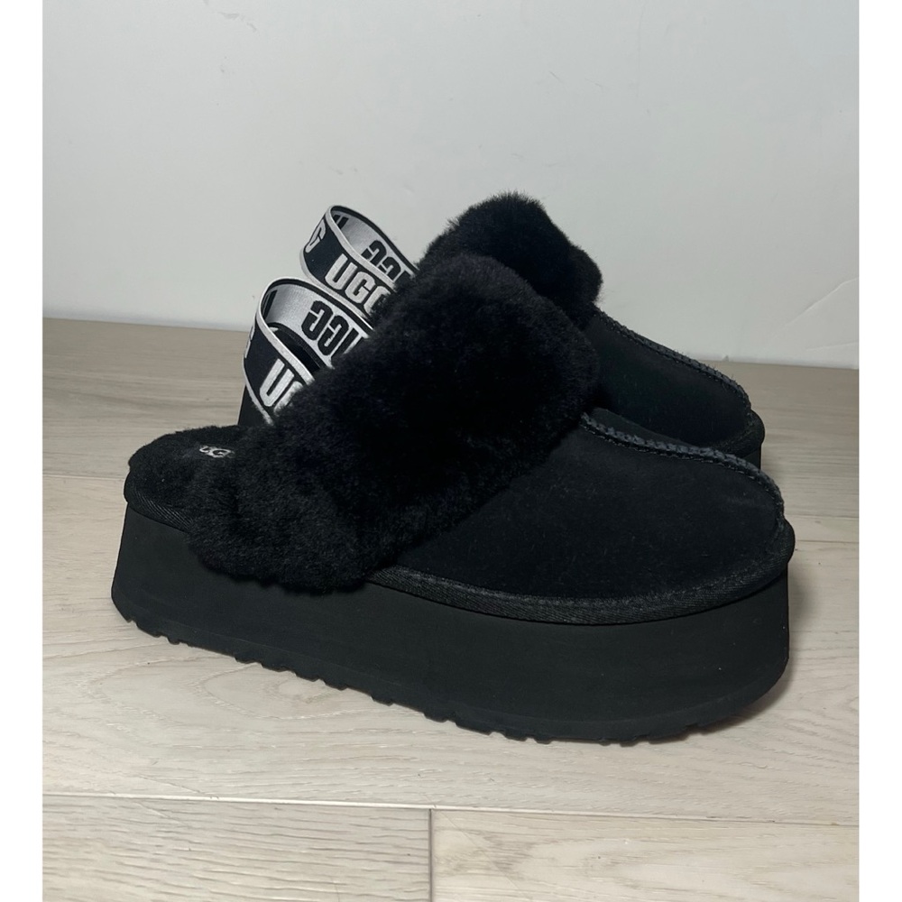 UGG Funkette Women’s Black Fluff Platform Shoes SZ 9 - Picture 3 of 9
